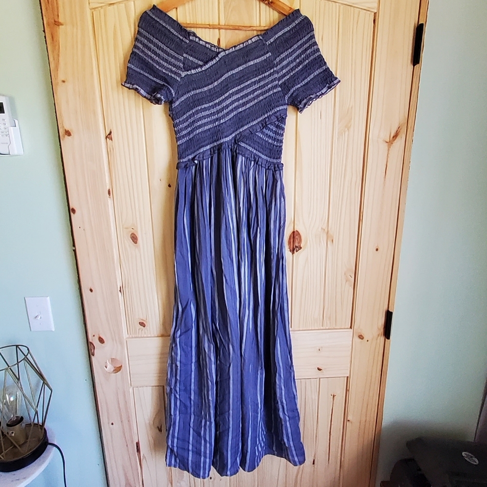 Japan Off-Shoulder Dress Size Medium - Picture 3 of 4